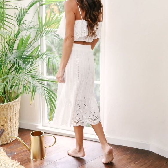 🆕Lilah Off White Eyelet Midi Skirt - Picture 3 of 8